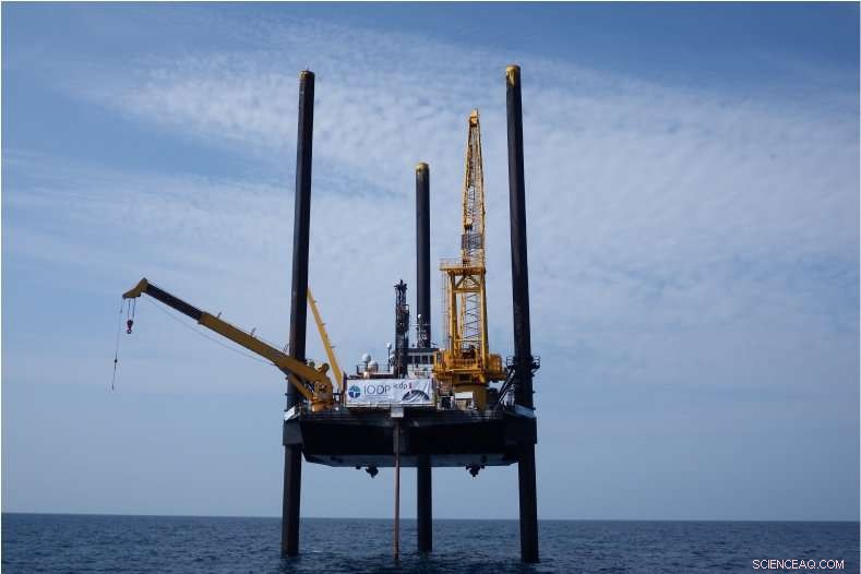 Chicxulub Crater Study Reveals How Broken Rocks Flow Like Liquid