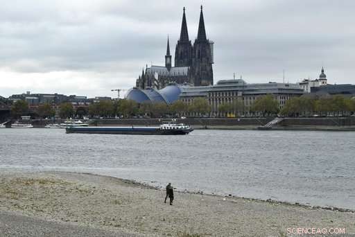 Record Low Rhine Water Levels Disrupt German Shipping and Environment