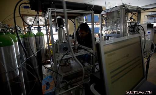 Bolivia’s Chacaltaya Observatory Monitors Glacial Retreat Through Advanced Data Collection