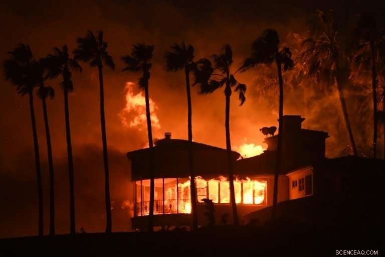 California Wildfires Intensify, Threatening Paradise and Surrounding Communities