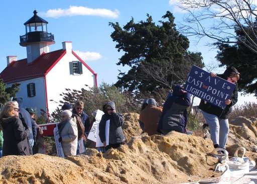 Historic Lighthouses at Risk: Rising Sea Levels Threaten Coastal Heritage