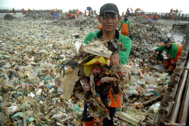 Island Clean‑Up Efforts Remove 40 Tons of Waste Daily in Indonesia