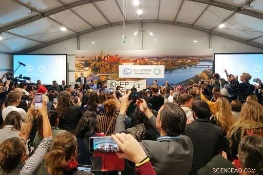 UN Science Panel Lead Urges Stronger Action to Reduce Global Warming