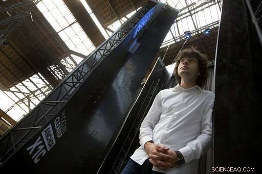 Large Barrier Ineffective at Trapping Plastic Waste in the Pacific Ocean