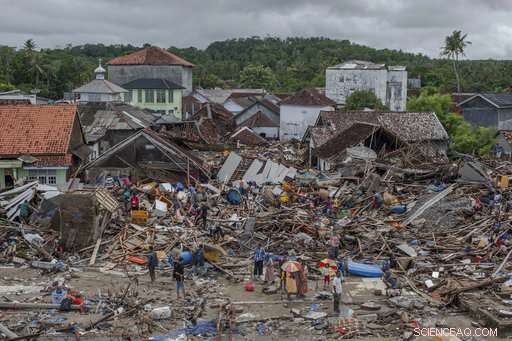 Indonesian Tsunami Claims Over 370 Lives: Death Toll Rises