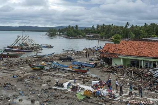 Indonesian Tsunami Claims Over 370 Lives: Death Toll Rises