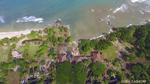 Indonesian Tsunami Claims Over 370 Lives: Death Toll Rises