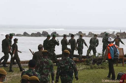 Indonesian Tsunami Claims Over 370 Lives: Death Toll Rises