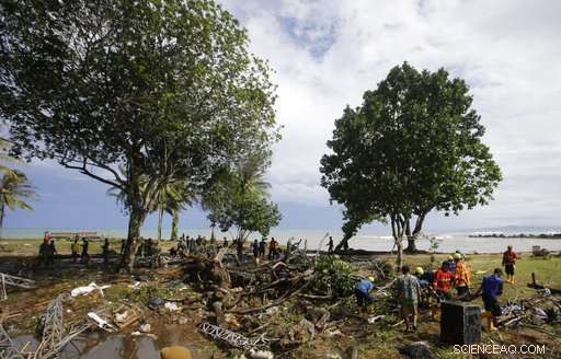 Indonesian Tsunami Claims Over 370 Lives: Death Toll Rises
