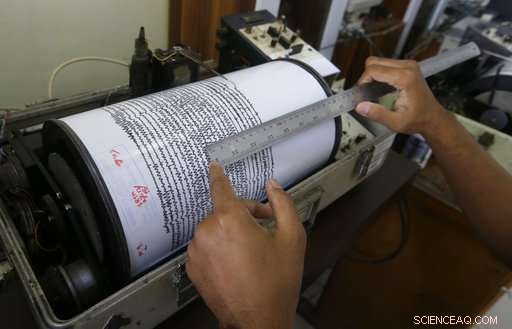 Indonesia Expands No‑Go Zone After Volcanic Eruption Triggers Tsunami