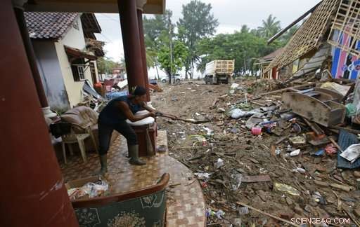 Indonesia Expands No‑Go Zone After Volcanic Eruption Triggers Tsunami