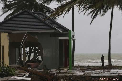 Indonesia Issues Coastal Evacuation Warning Near Volcano Amid Tsunami Threat