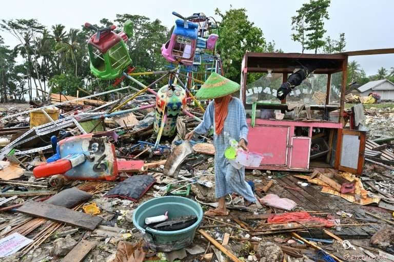 Indonesia Town Faces Chaos Amid Rising Tsunami Threat