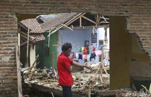 Adverse Weather Delays Inspection of Indonesia s Volcanic Tsunami Site