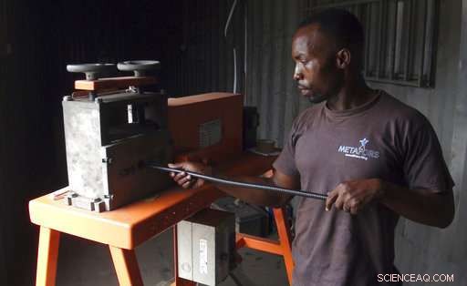 Safer E‑Waste Recycling in Ghana Cuts Toxic Fumes for Workers