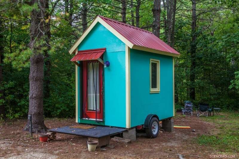 Tiny Houses: The Hidden Drawbacks Revealed – 3 Surprising Facts Marketing Overlooks