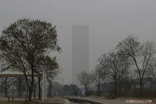 Severe Smog Amplified by Weather Sparks Alarm Across Asia