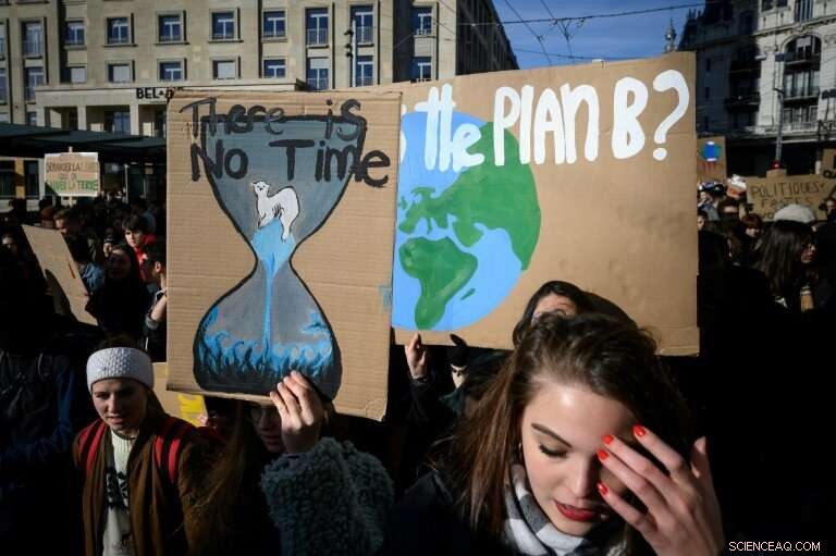 Swiss Students Lead Nationwide Climate March, Skipping School to Demand Action