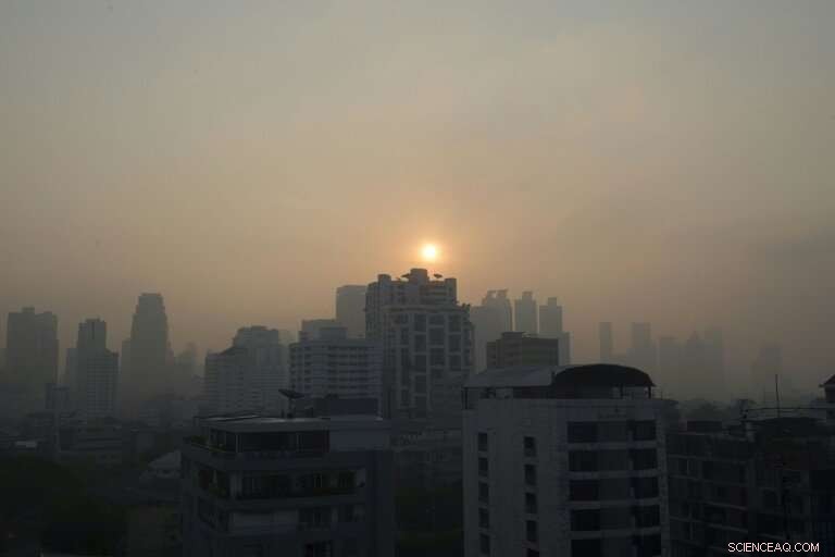 Bangkok Schools Forced to Shut Amid Deadly Smog Crisis