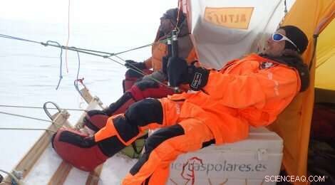 Kite-Driven Antarctic Expedition Achieves Southernmost Galileo Fix