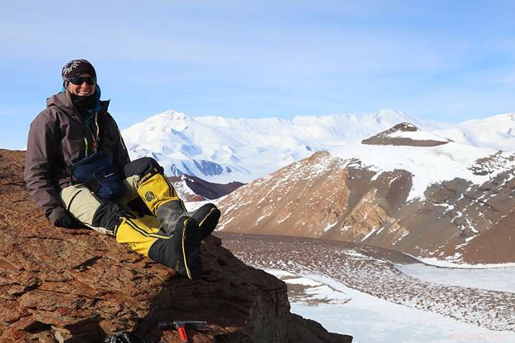 Students Investigate Polar Extremes to Unravel Earth s Climate History