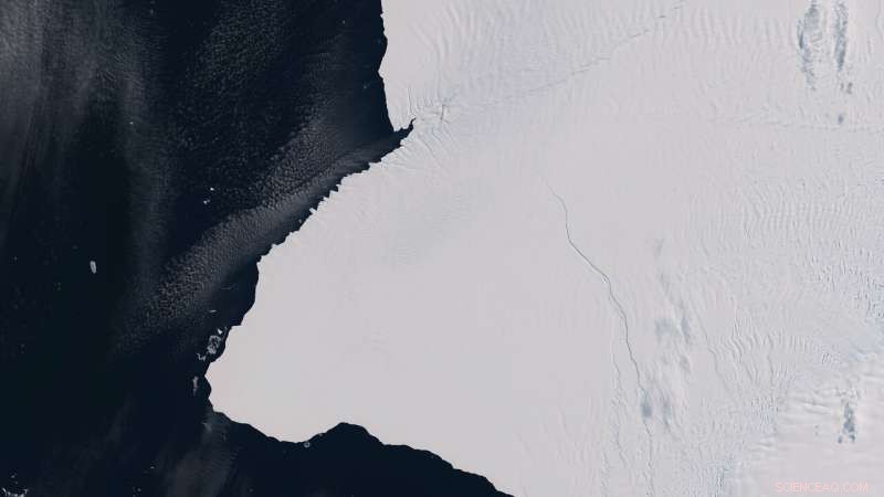 Sentinel Satellites Track Growing Ice Shelf Cracks in Antarctica
