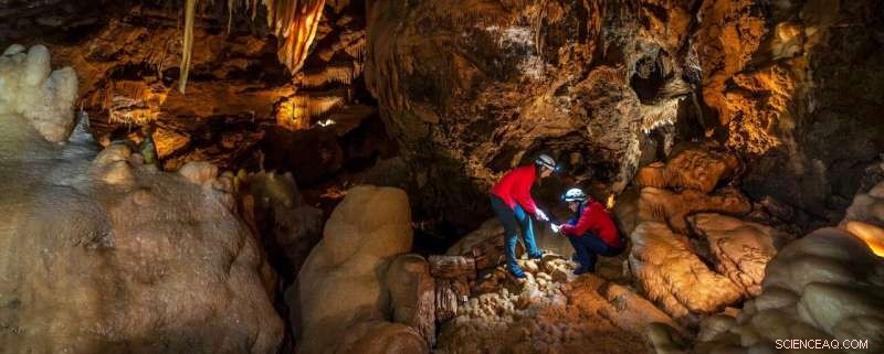 Reconstructing Southeast Australia s Paleoclimate History