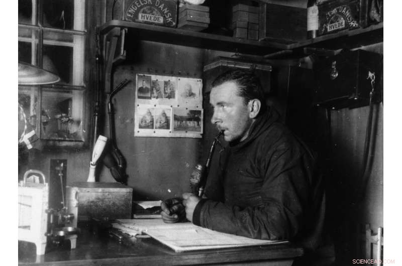 First Detailed View of the Mantle Beneath an Ultraslow Mid‑Ocean Ridge