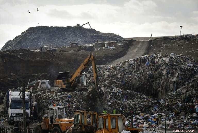 Residents Divided Over Romania s Pata-Rat Landfill, an Environmental Time Bomb