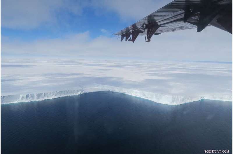 Brunt Ice Shelf Nears Breakoff, Threatening UK Halley Research Station