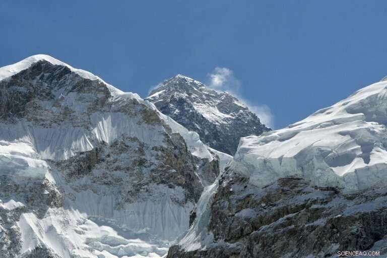 Neal to Reassess Everest s Height After 2015 Earthquake, Officials Announce