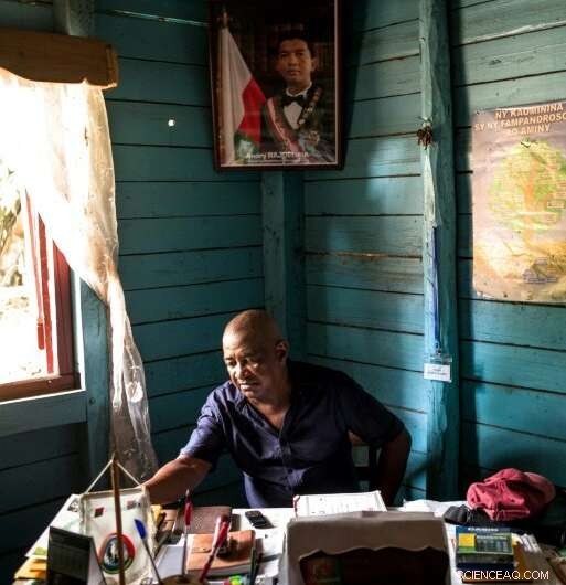 Poaching Endangers Madagascar s Vohibola Forest and Endangered Lemurs