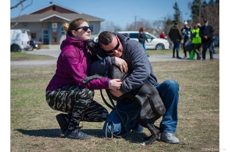 Canada Evacuates 10,000 Residents Amid Spring Floods; Rescue Teams Search for Pets