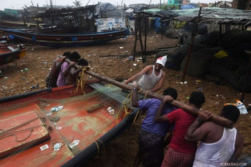 Cyclone Fani Claims 8 Lives, Targets Kolkata—Latest Update