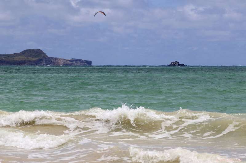 Kailua Beach, Hawaii Recognized as America s Top Beach by Dr. Beach