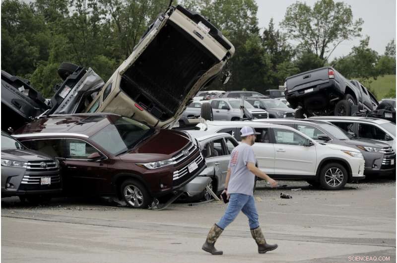 3 Fatalities Reported as Tornado Outbreak Hits Missouri s State Capital