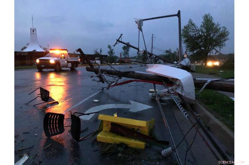 3 Fatalities Reported as Tornado Outbreak Hits Missouri s State Capital