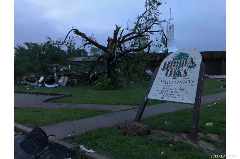 3 Fatalities Reported as Tornado Outbreak Hits Missouri s State Capital
