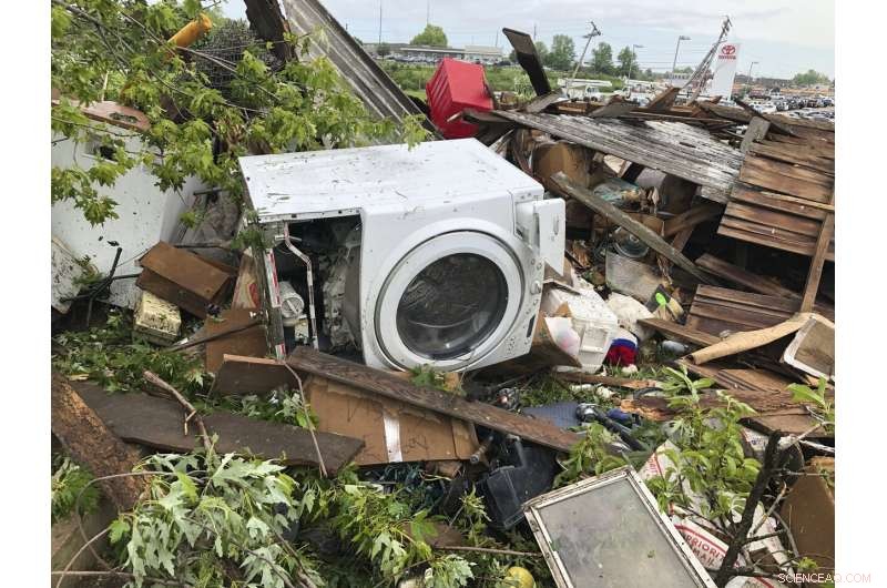 3 Fatalities Reported as Tornado Outbreak Hits Missouri s State Capital