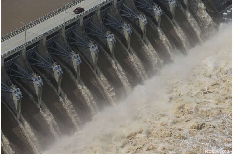 3 Fatalities Reported as Tornado Outbreak Hits Missouri s State Capital