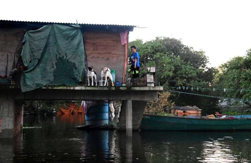 Paraguay River Floods Prompt Mass Evacuation of Thousands