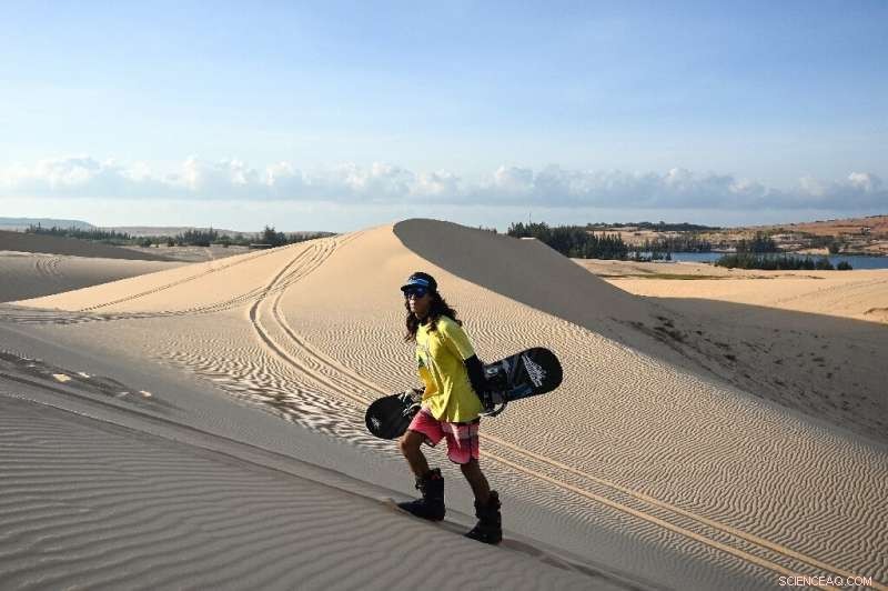 Vietnam s Sandboarding Prodigy: Nguyen Thai Binh Trains on Dunes