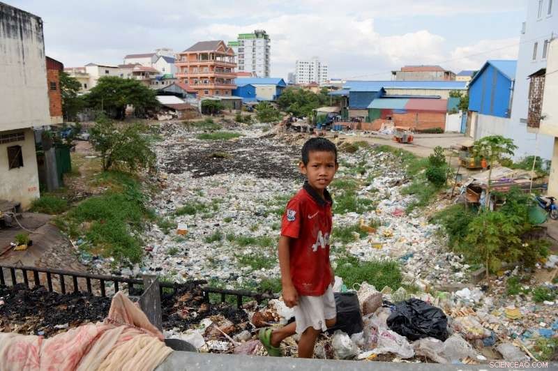 How Western Nations Should Handle Hard‑to‑Recycle Plastic Waste