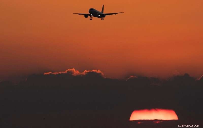 Aviation Industry Faces Growing Pressure to Reduce Climate Impact