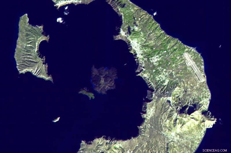 Using Sonic Imaging, Scientists Reveal Hidden Dynamics Beneath Santorini s Volcano