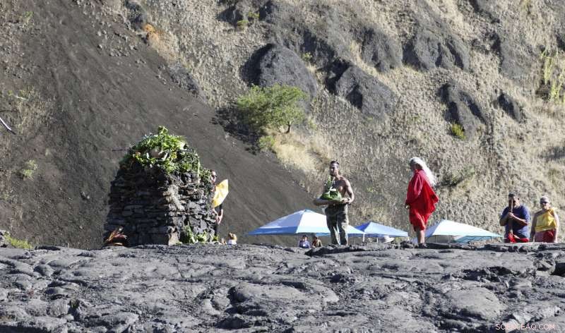 Hawaiian Activists Unite to Block Mauna Kea Telescope, Threatening Scientific Summit