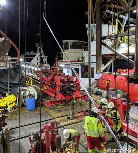 Retrieving 2.5-Mile-Deep Core Samples: Inside a Drilling Ship’s Ocean Exploration