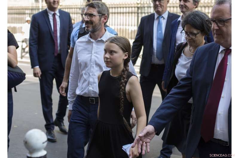 Greta Thunberg Urges French Lawmakers to Heed Scientific Evidence