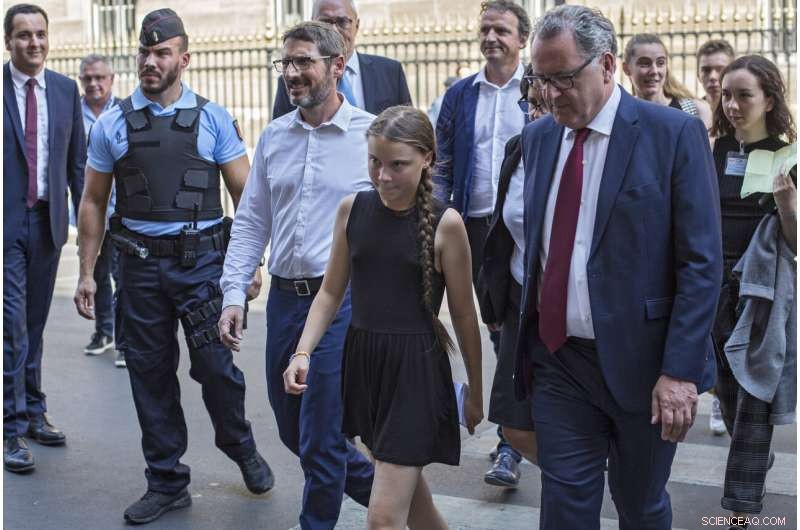 Greta Thunberg Urges French Lawmakers to Heed Scientific Evidence