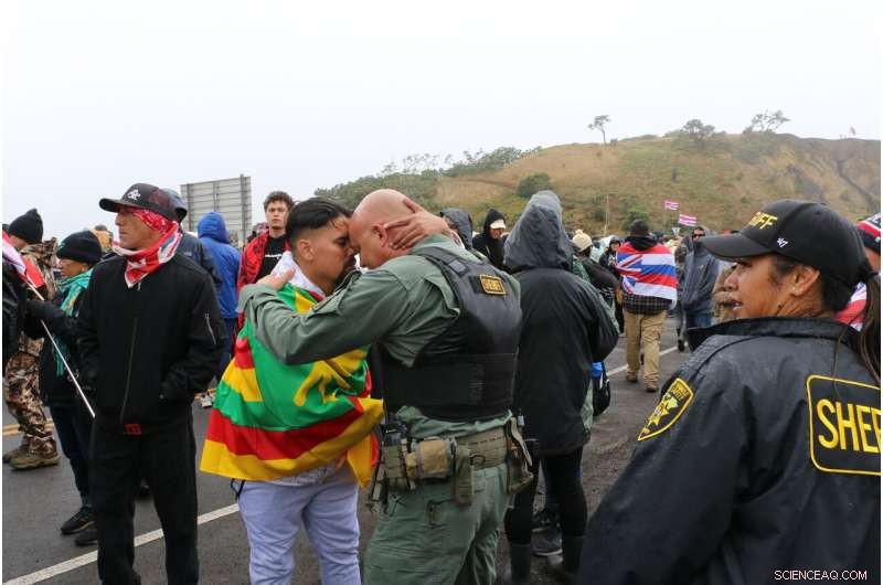 Hawaii Governor Visits Protesters Blocking Mauna Kea Telescope Project